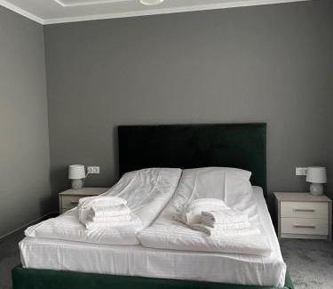 Ternopil Bed & Breakfast | Garden Hall