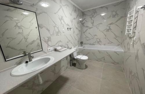 Ternopil Bed & Breakfast | Garden Hall