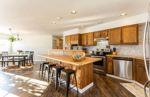 Billings Apartment | Garden Hideaway w/hot tub