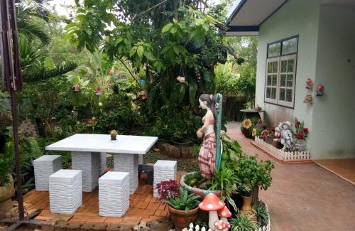 Surat Thani House | Garden Homestay