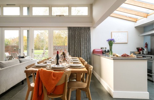Sculthorpe Cottage | Garden House - a cottages sleep 6 that sleeps 6 guests in 3 bedrooms