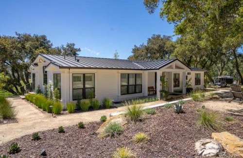Templeton House | Garden House at Oak & Vine