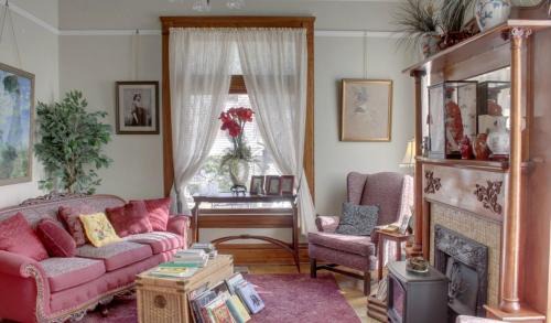 Hannibal Bed & Breakfast | Garden House Bed and Breakfast