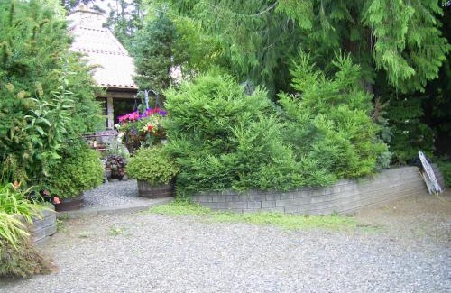 Courtenay House | Garden House