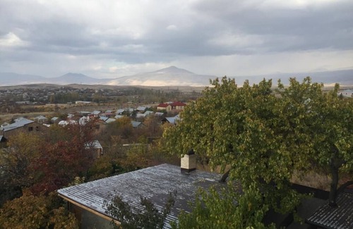 Bouvet Island House | Garden House is a countryside house located in the city of Yerevan. n