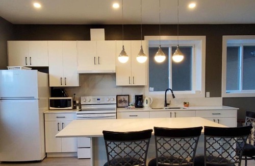 Chilliwack House | Garden House Near Hwy 1, Fishing , Heritage Park, Coliseum , Cultus Lake