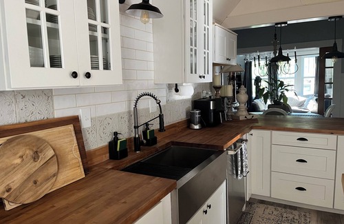 Dunsmuir House | Garden House