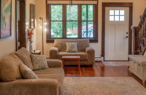 Livingston House | Garden House