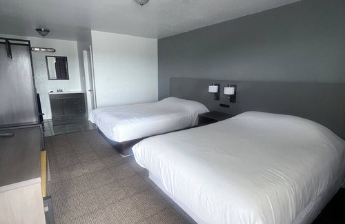 Pearsall Hotel | garden inn and suites