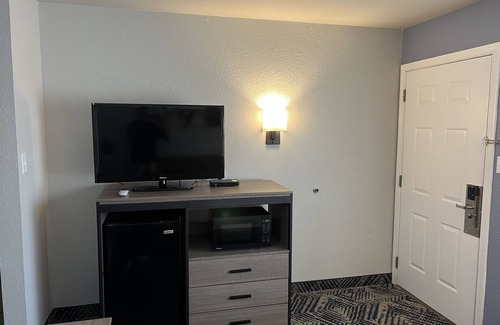 Bruni Hotel | Garden Inn & Suite