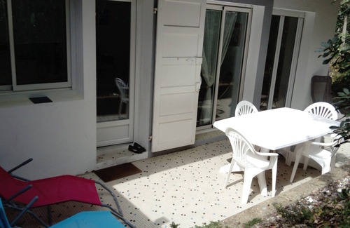 Les Estagnots Apartment | Garden level apartment, for 5 persons, beach et lake 5 min away, great amenities