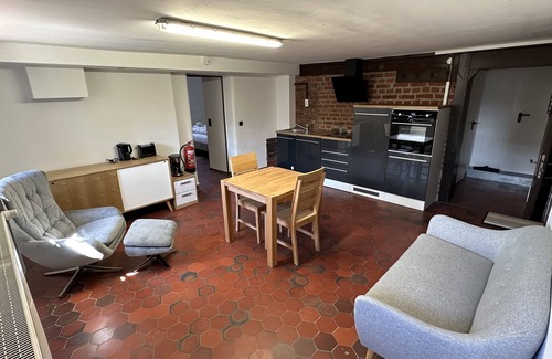 Innenstadt Apartment | Garden level apartment in the historic castle