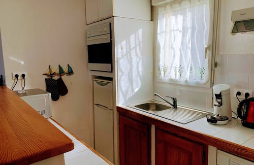 Marine de Saint Ambroggio Apartment | Garden level, sea view, 1-minute walk from a peaceful cove
