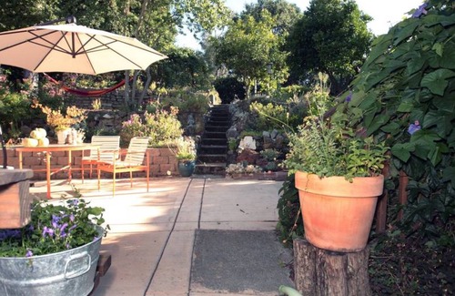 Oakland Apartment | Garden Oasis in the Oakland hills.