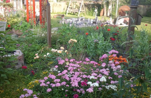 Suederluegum Apartment | Garden paradise, near North Sea islands