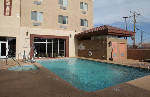 Sierra Vista Hotel | Garden Place Suites