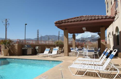 Sierra Vista Hotel | Garden Place Suites