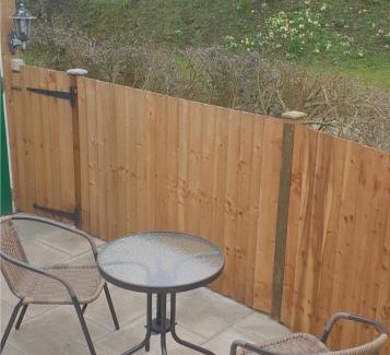 Norwich Apartment | Garden rest