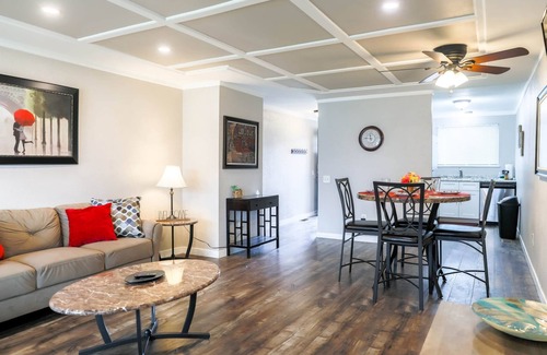 Tri-Cities Apartment | Garden Retreat 2/1 #3507A