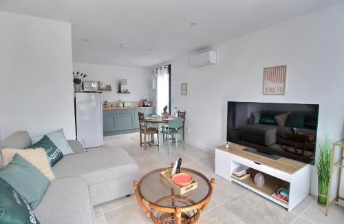 Bourges Apartment | Garden & Spa Camélia by PRIMO C0NCIERGERIE