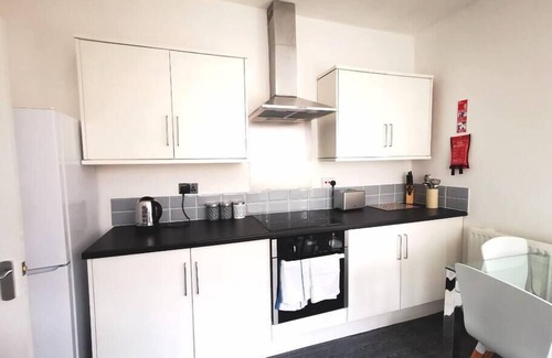 Cwmbrwla Apartment | Garden, Spacious, Parking, TV in All Rooms!