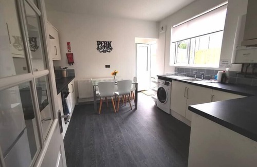 Cwmbrwla Apartment | Garden, Spacious, Parking, TV in All Rooms!