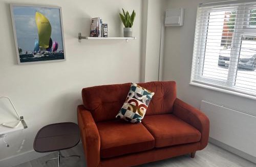 Netley Apartment | Garden Studio & Hot Tub