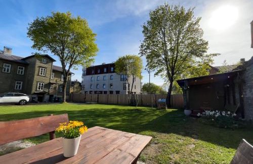 Pelgulinn Apartment | Garden Studio next to Telliskivi & Old Town