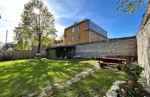 Pelgulinn Apartment | Garden Studio next to Telliskivi & Old Town