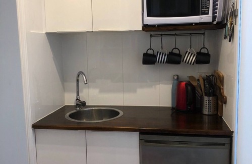 Newport Apartment | Garden Studio - Top Location, 1 min walk to train, shops, cafes & bars. n