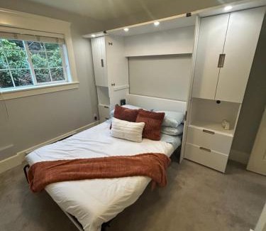 Victoria Apartment | Garden Suite in Colwood