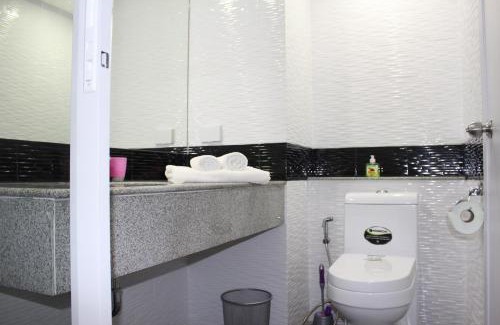Pratumnak Hill Apartment | Garden Tropical Siam