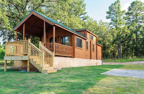 Lindale Cabin | Garden Valley Getaway