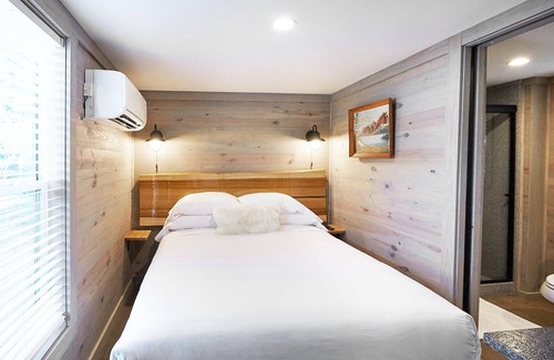 Arden Ski Chalet | Garden View Cabin .