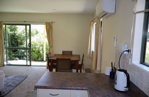 Leithfield Cottage | Garden View Country Cottage