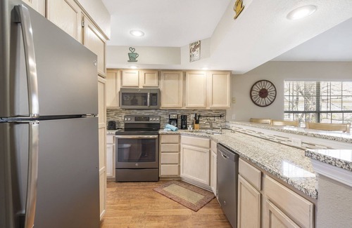 Table Rock Condo | Garden View Escape | Resort Amenities
