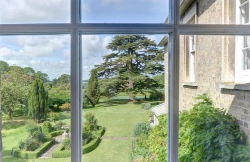 Woodbridge House | Garden View
