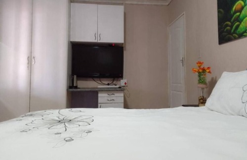 Greater Johannesburg Metropolitan Area House | Garden View Guesthouse