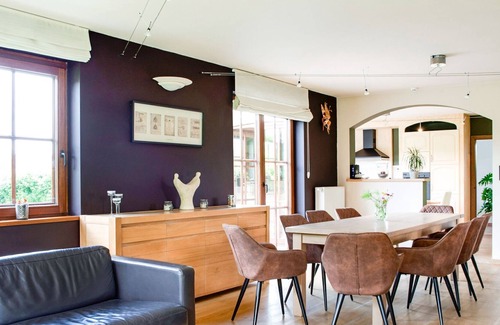Habay-la-Neuve Villa | Garden-View Villa in Habay-la-Neuve with Sauna