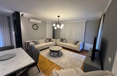 Pejë Villa | Garden Villa in Peja