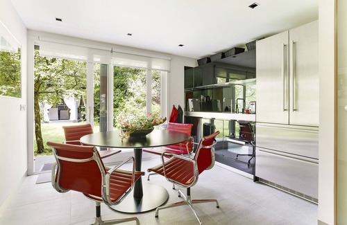 Haagse Hout Villa | Garden Villa, private oasis, close to City Centre