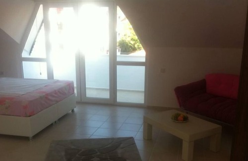 Icmeler City Center Villa | Garden Villas (Beach/Town Centre/Pool)
