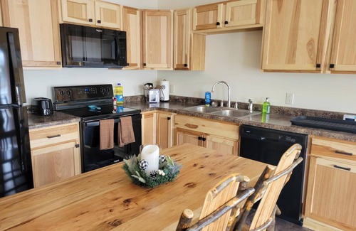 Houghton Cabin | Garden Waterfront Cabin 20A