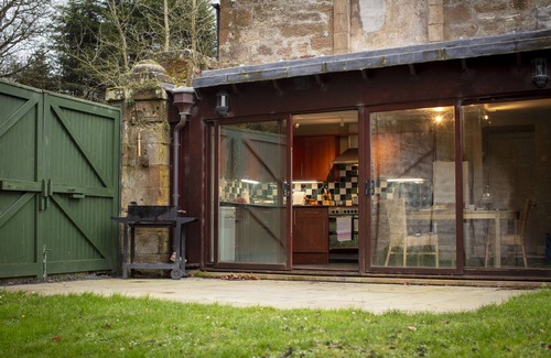 Gorebridge House | Gardener's House - a traditional stone 3 bedroom house on Arniston Estate
