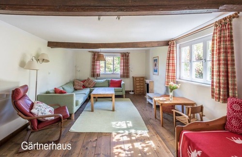 Unsleben House | Gardener's house at the water castle Unsleben