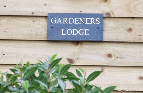 Nantwich Cottage | GARDENER'S LODGE, family friendly, luxury holiday cottage in Nantwich