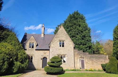 Newark upon Trent Cottage | Gardeners Cottage in the grounds of Newstead Abbey- home of the Poet Lord Byron