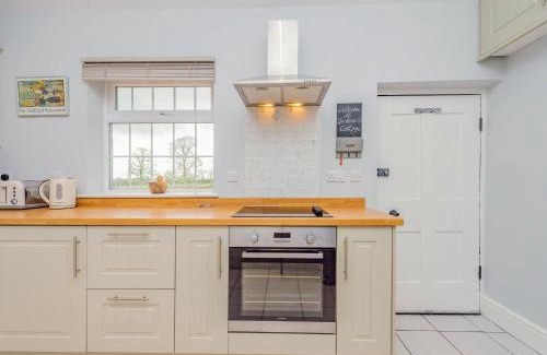 Cosford House | Gardeners Cottage