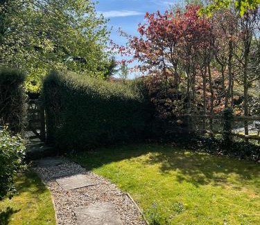 Mudford House | Gardeners Cottage