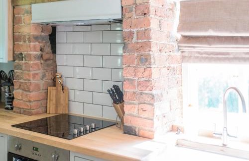 Saltmarshe House | Gardeners Cottage